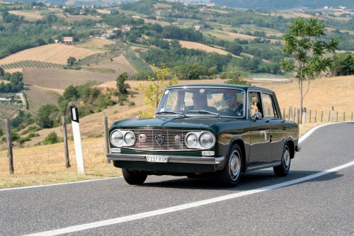 frenchcurious:Lancia 1300 RM. Lancée en 1970. - source Gazoline