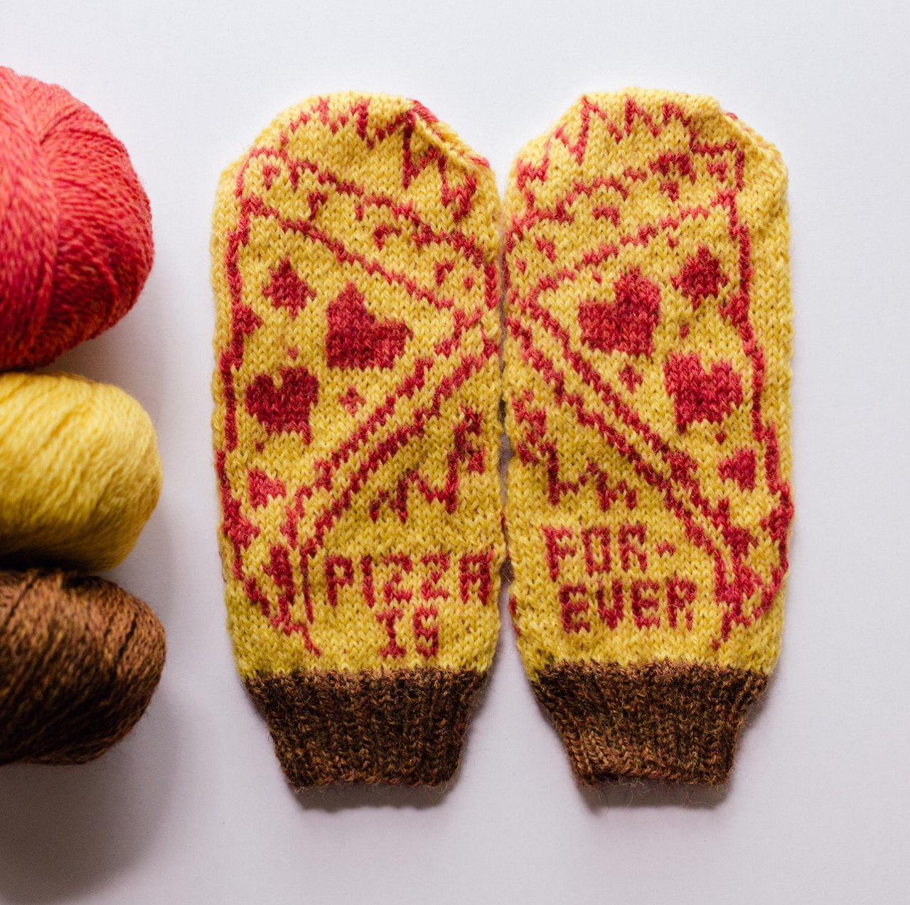 sosuperawesome: Mittens and DIY Patterns by Stephanie Balog on Etsy  See our ‘DIY’