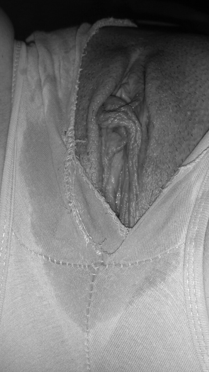 essandbii69:  Knock knock! Who’s there? It’s Ess. Is pussy cumming out to play?