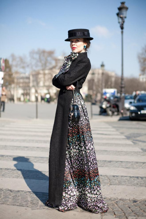 ulyanastreetgame:Ulyana Sergeenko attending the Chanel Fall Ready-To-Wear 2010 during Paris Fashion 
