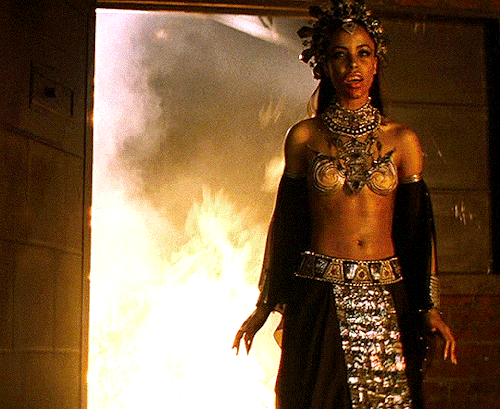 Aaliyah As Akasha In Queen Of The Damned (2002)