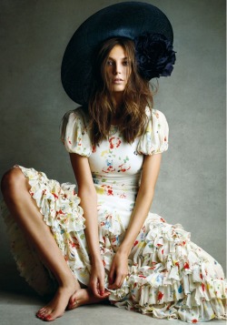 live4two:  Daria Werbowy photographed by
