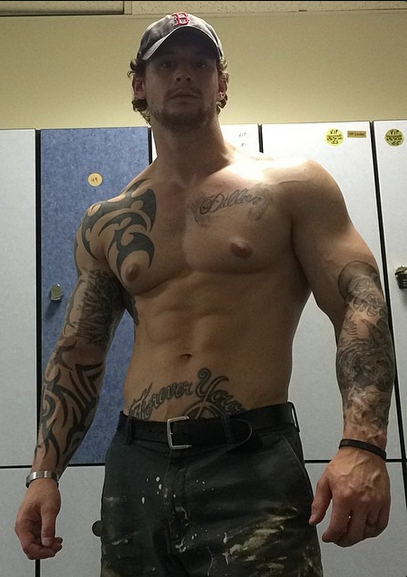 bullgrunt:  Work and work out   Fuck