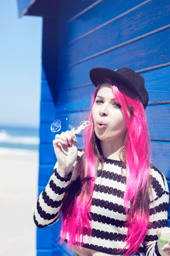 misswhiteporcelain:  Beach day with Luna SG aka Pinkzilla, photo by Miss Porcelain