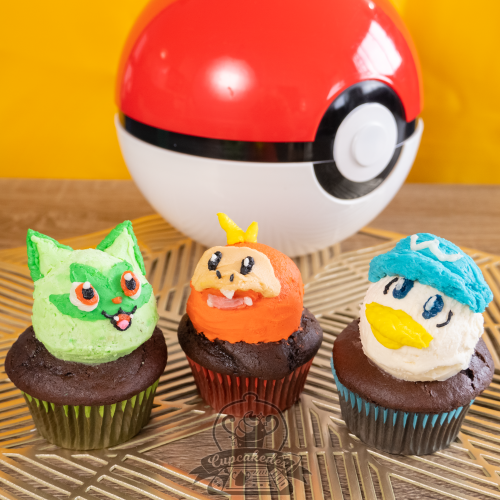 Lechonk, Smoliv, Pawmi, Sprigatito, Fuecoco, and Quaxly cupcakes to celebrate Pokemon Scarlet and Vi