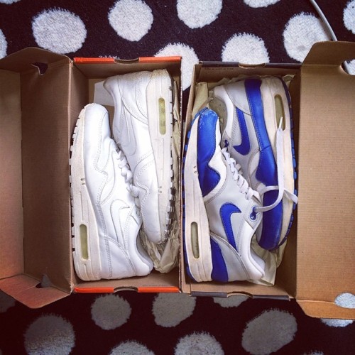 my #airmax1. #og #airmaxday #white #leather #royalblue #zengrey #boxfresh #sortof #ourbubble #kicks 