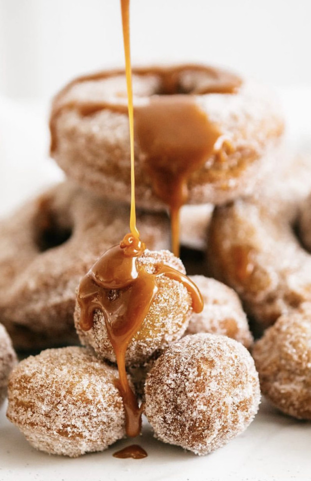 de-ja-blu:Fried Cinnamon Donuts! 