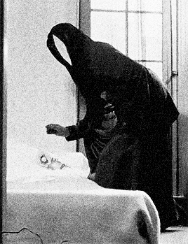 witchinghourz:The Mirror-Faced Grim Reaper in Meshes of the Afternoon (1943)dir. by Maya Deren, Alex