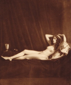 oldalbum:E.O. Hoppe - North American Woman, 1926