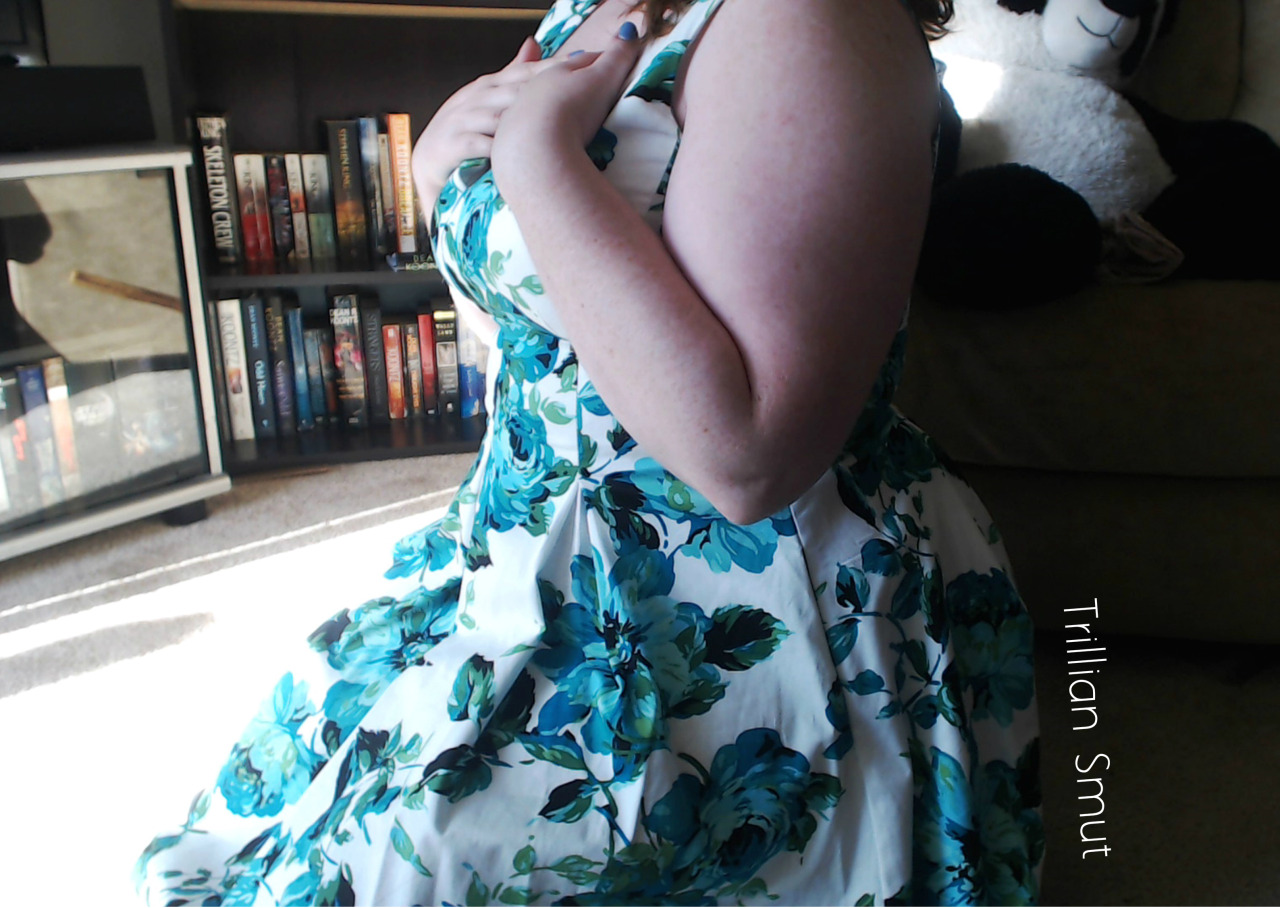 trilliansmut:Love this dress. I got so many compliments today that I was like ….