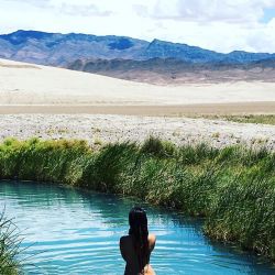 soakingspirit:  Desert mermaid vibes. ✨💖✨ #healing #light #love #graditude #waterislife #hotsprings #tecopahotsprings #geothermal #bohorockxicaonthego #chingonafromtherez #lifeisgood http://iconosquare.com/viewer.php#/detail/1243153752999559264_1372633807