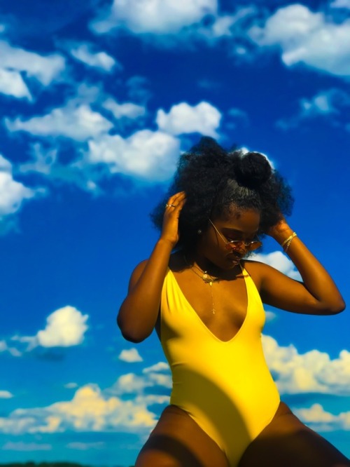 trillesthaitianprincess: Can’t get enough yellow .