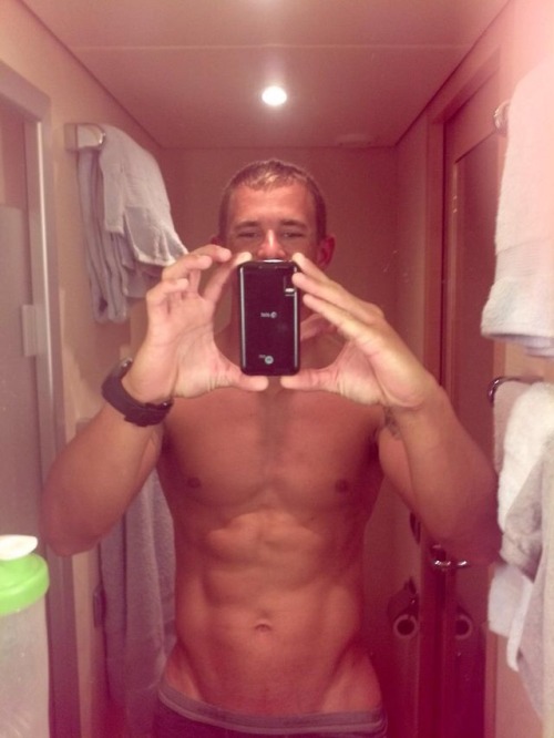 tantalizingthoughtsforher:  Yep he stripped for us!!! Nikki  This one gave us the whole package! 