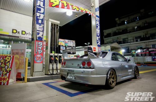 Nissan Skyline GT-R R33Oval Auto R33 Nissan Skyline - Highway to Hooning