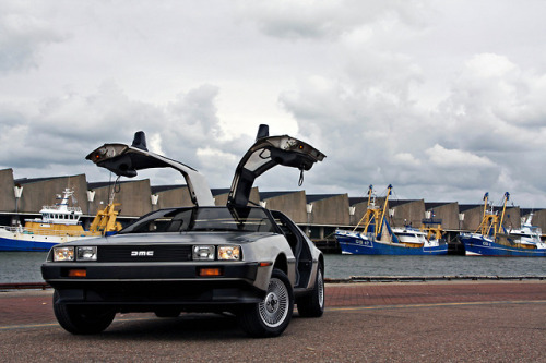 carpr0n:Starring: DeLorean DMC-12 By Christophe Charaux