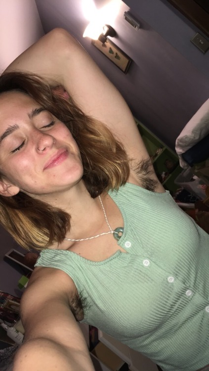 rosehipteaa - hairy & happy