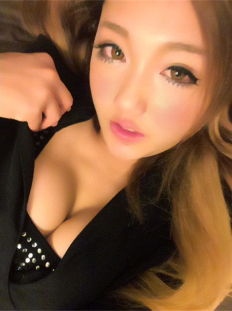 侍儿扶起娇无力