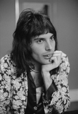 fuckyeahmercury:  Freddie Mercury, 1974.Photos