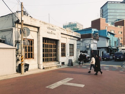 Veranda Industrial and Sajin Changgo, Seongsu-dong.