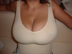 2busty:  Big tits sexbomb, @DreamLikeBoobs,