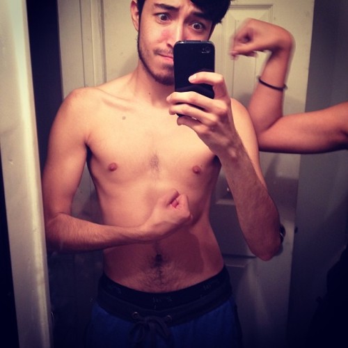wearetwentysomething:  And here is a #progress pic to see where I start. A little definition plus #Teresa trying to be thug. #gayboy #gay #homo #selfie @teresasarm #gym #workout #pumped 