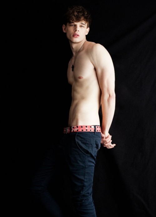 fashionobsessed3:  André Bona by Greg Vaughan
