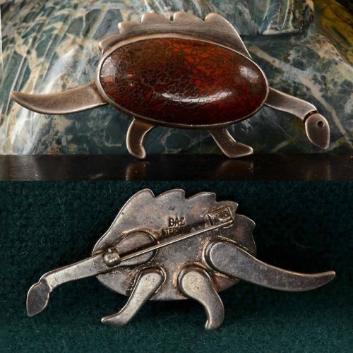eriebasin:The world should have more dinosaur jewelry. c1970 Dinosaur Brooch in Sterling Silver and 