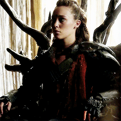 dreamaboutlifeagain:Lexa Deserved Better : 41/∞Submit pictures here