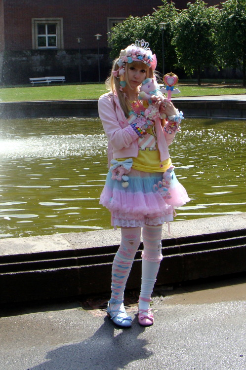 pamyurinliz:  ☾Magical✮デコラ♥^0^)/ My outfit for the JapanDay in Düsseldorf! It was fantastic! I just love this event! >w< There is always a big firework at the end of the day ^-^