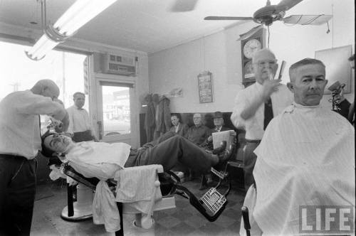 electronicsquid:  Shave and a haircut (Francis Miller. 1956?) 