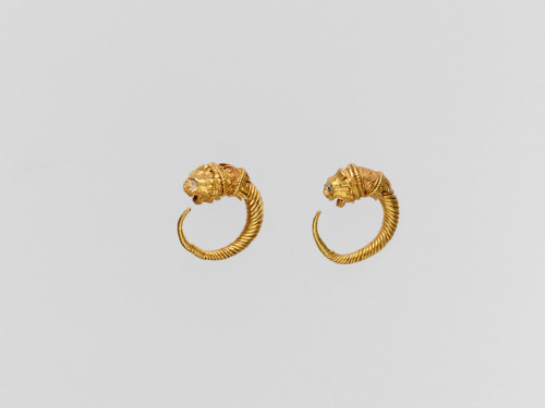 met-greekroman-art: Gold earring with head of a lion, Greek and Roman ArtThe Cesnola Collection, Pur