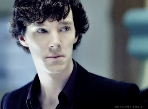 junejuly15:A Black Velvet Suit - Appreciation Post (Sherlock Season 1)