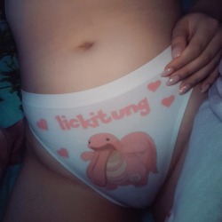 tookawaii4y0u:  Lazy butt 👅