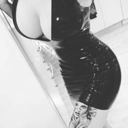 starfucked:  New dress from @pandoradeluxe 😍💕 #latex #latexmodel #fetishmodel #pandoradeluxe #minidress #shiny #inked #legtattoo #blackandwhite #starfucked