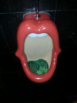 failnation:  Is it me, or is this just wrong?http://failnation.tumblr.com  Are those giant Altoids??