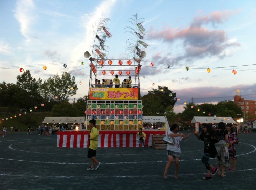 Went with a friend to a Summer festival (夏祭り). Later, people played drums there and danced in Yukata