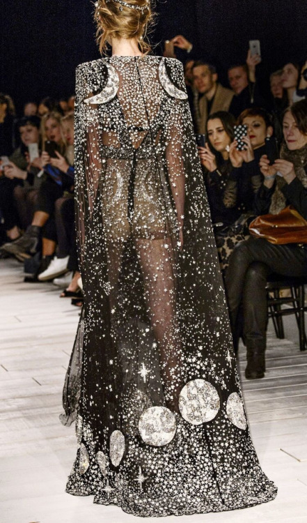 styled-by-carakerr: Alexander McQueen fall 2016/2017 - London fw.