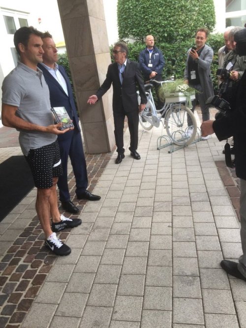 norinchi:Roger Federer has arrived in Halle.