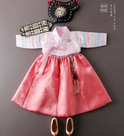 chinoiserie-mademoiselle:Cute things come in small sizes  (Part 1/?)