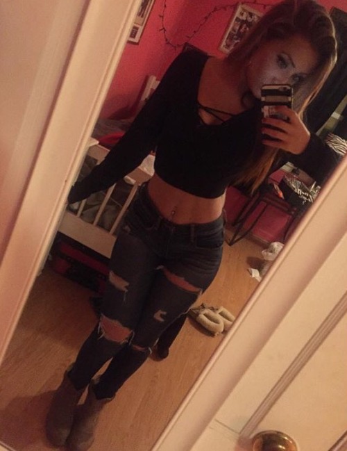 black69cock69milf:Sexy Erin 21 looking for large cock… she’s recently single and looking for a man to treat her right DM ME IF YOUR INTERESTED FOR MORE INFO