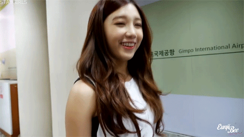 staygirls:  ↳  happy birthday: apink’s happy virus, eunji jung 93.08.18 - jung hyerim (eunji)  “When I asked my mom for an allowance in the morning, there were so many times I saw her completely emptying out her wallet, and I saw her crying multiple