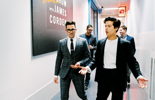 @headlineplanet: Cole Sprouse and Dan Levy appeared on Thursday’s Late Late Show With James Co