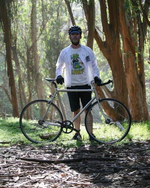 hizokucycles:Sporting our☇New☇ “Bike Til You Barf” ☇Color Print Sand T now in stock $25 at HizokuCyc