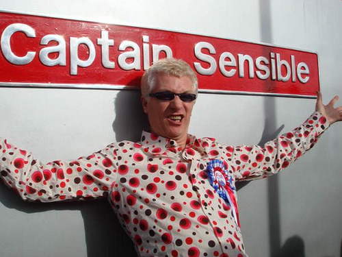 dykevanian:pandavanian:captainsensibleswaxedarse:Cap with and inside the train named after him.AWWWW