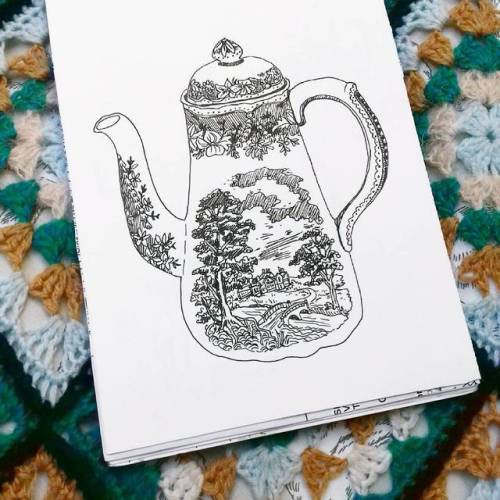 savannah-storm-illustration:a cool willow patterned jug I got in a charity shop for £3! #bargain