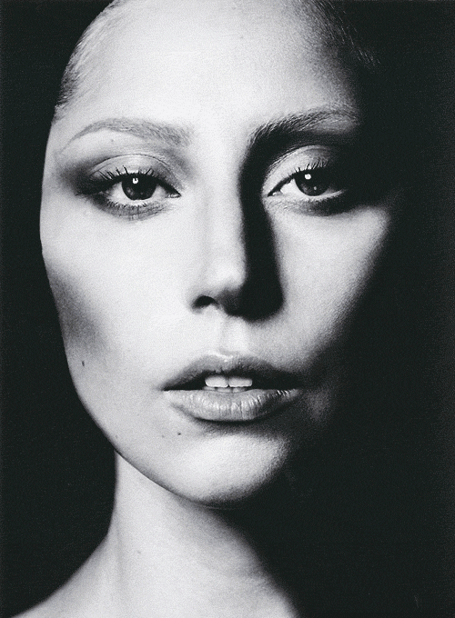 ladygagacentral:  http://bit.ly/13iJpGf