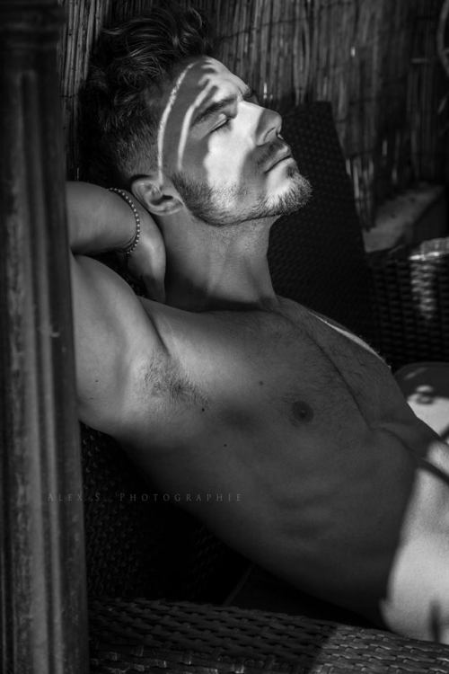 handsomemales:  junior rosello by alex salgues