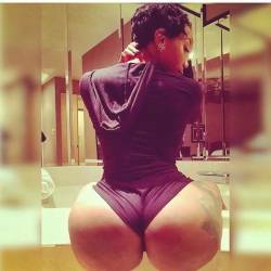 she2damnthick:  Tear Drop Booty