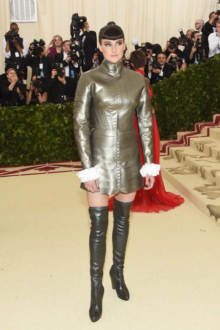 lunaaltare: hoebutmadefashion:  jumex:  adriensabores:  houdinia: shailene woodley at the met gala 2