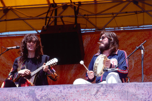 twixnmix: Led Zeppelin performing at the Day on the Green, Oakland Coliseum in Oakland, CA on July 2